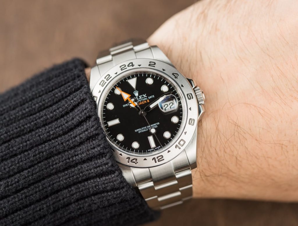 Perfectly combining the delicate appearance and reliable functions, this fake Rolex watch is a worthy buying watch.