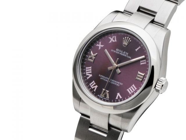 The 31 mm copy Rolex Oyster Perpetual 31 177200 watches have purple dials.
