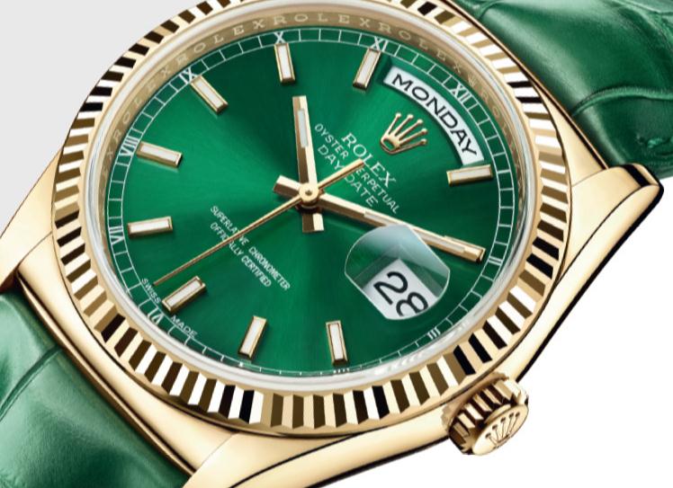 The gold copy Rolex watches have green dials.