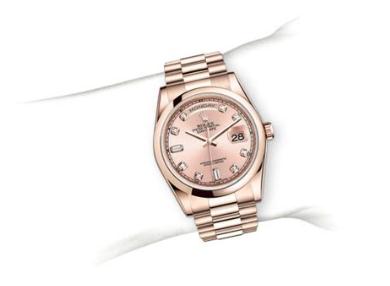 The everose gold fake Rolex watches have pink dials.