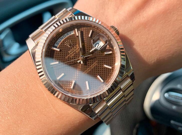 Luxury Rolex Day-Date fake watches are chosen by many successful men.