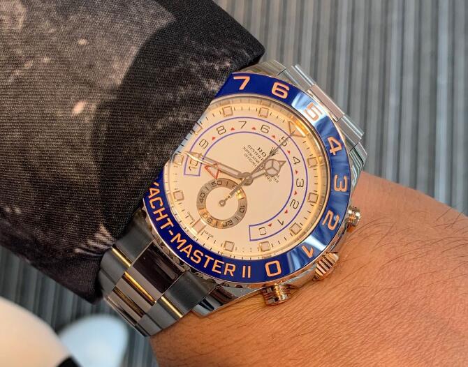 The overall design of this Yacht-Master is noble.